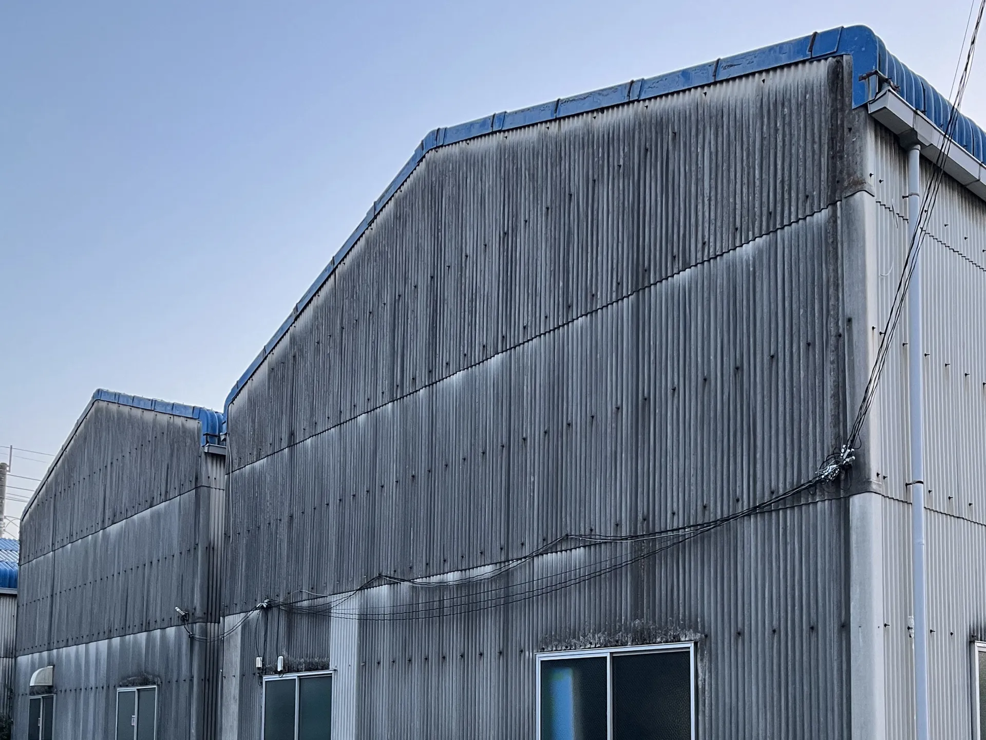 波板外壁の倉庫外観のイメージ