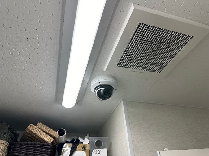 オフィス在庫置場に設置した防犯カメラ