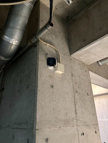横浜市のマンション車路に設置した防犯カメラ